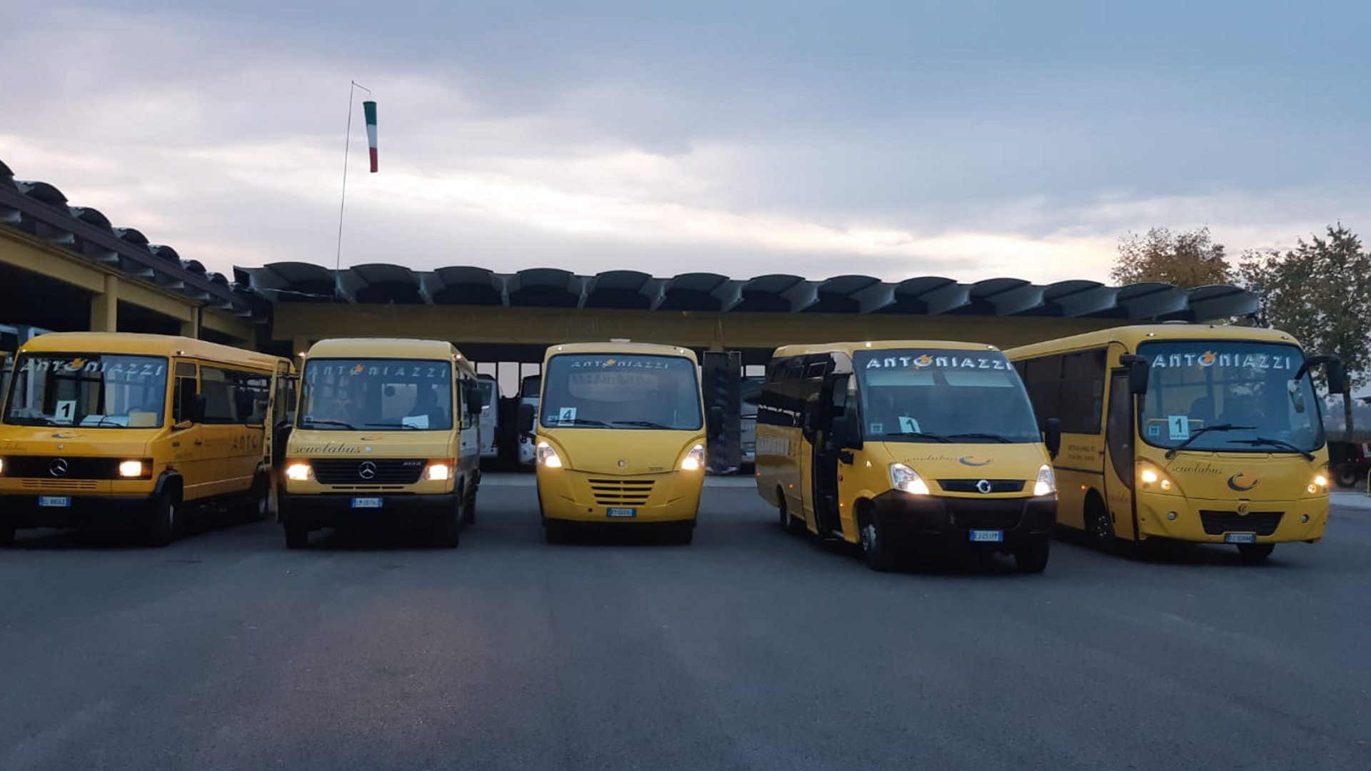 Scuolabus e pulmini per trasporto studenti